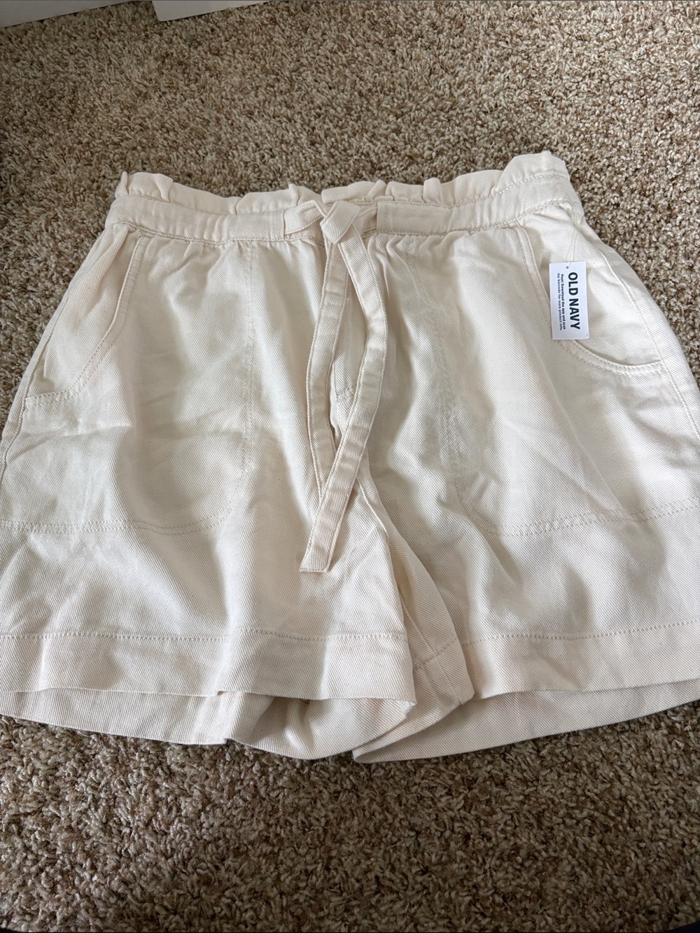 NWT Old Navy Large Women's Cream High Waisted Utility Shorts 4” inseam